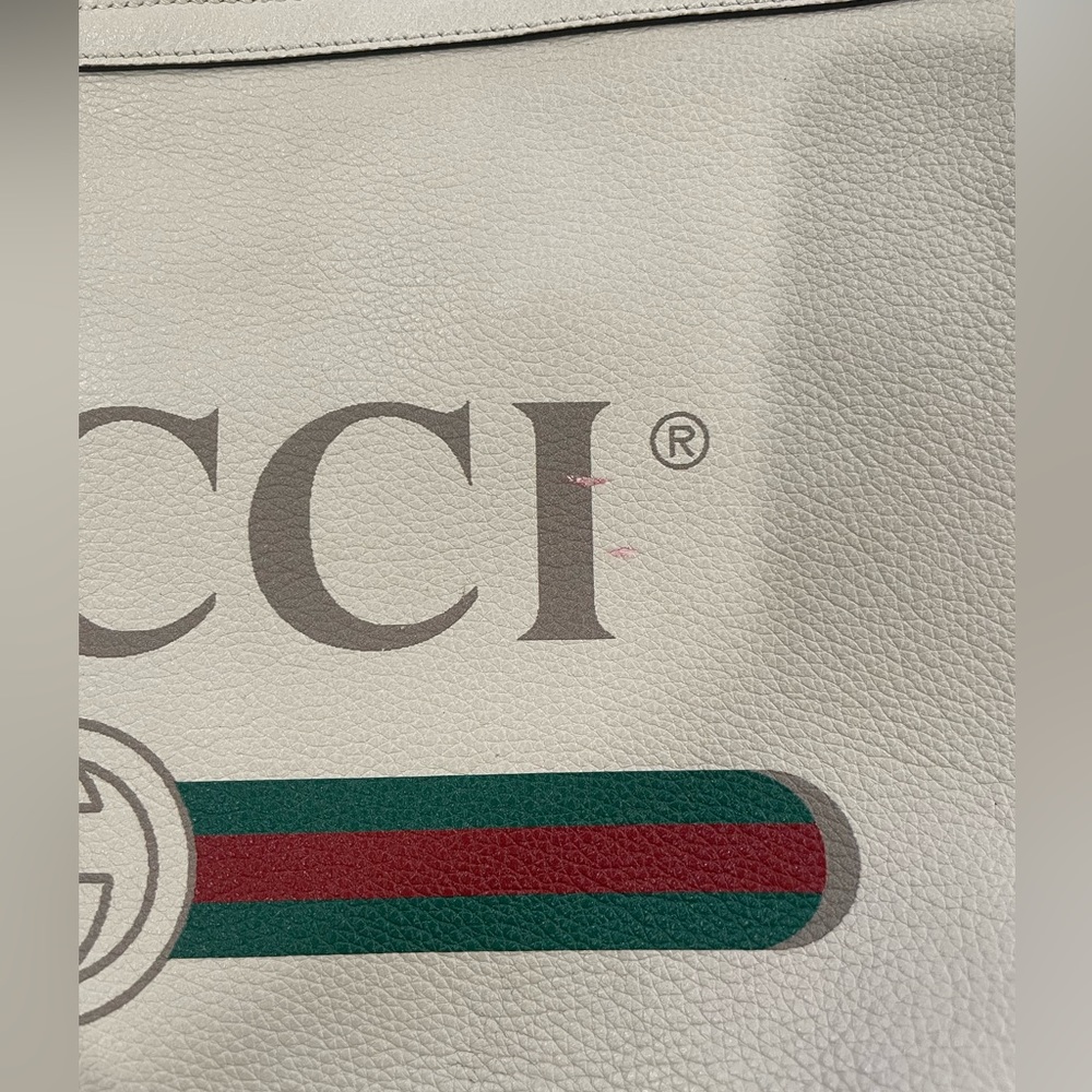 GUCCI half moon hobo bag with vintage GUCCI name logo. - Picture 3 of 15